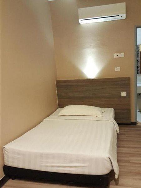 Frazel Inn Hotel Parit Buntar Zewnętrze zdjęcie