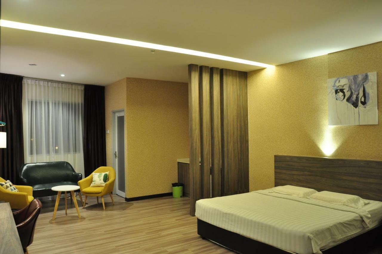 Frazel Inn Hotel Parit Buntar Zewnętrze zdjęcie