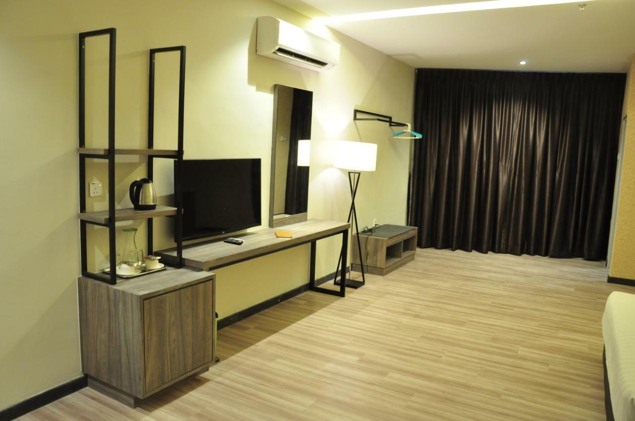 Frazel Inn Hotel Parit Buntar Zewnętrze zdjęcie