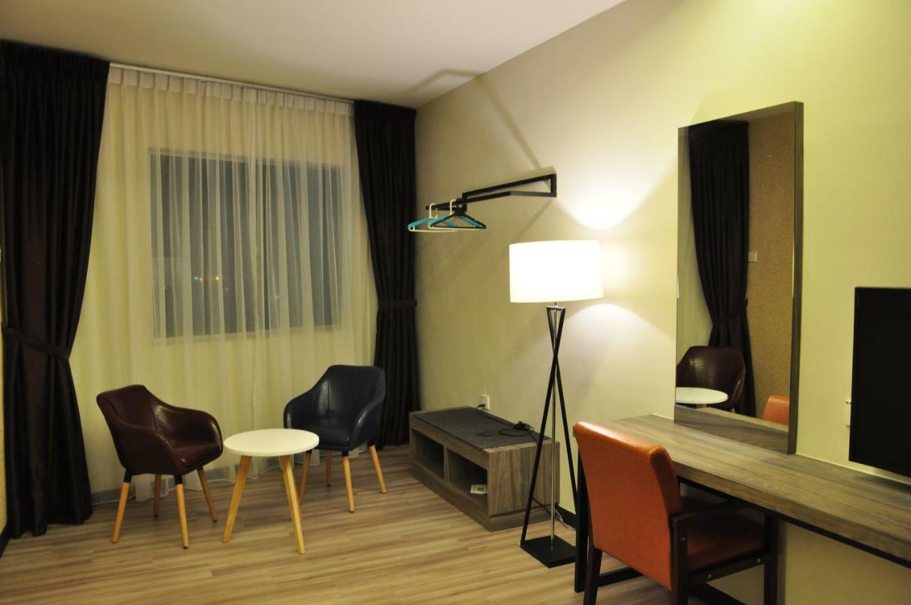 Frazel Inn Hotel Parit Buntar Zewnętrze zdjęcie