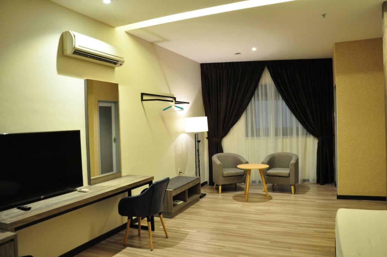 Frazel Inn Hotel Parit Buntar Zewnętrze zdjęcie