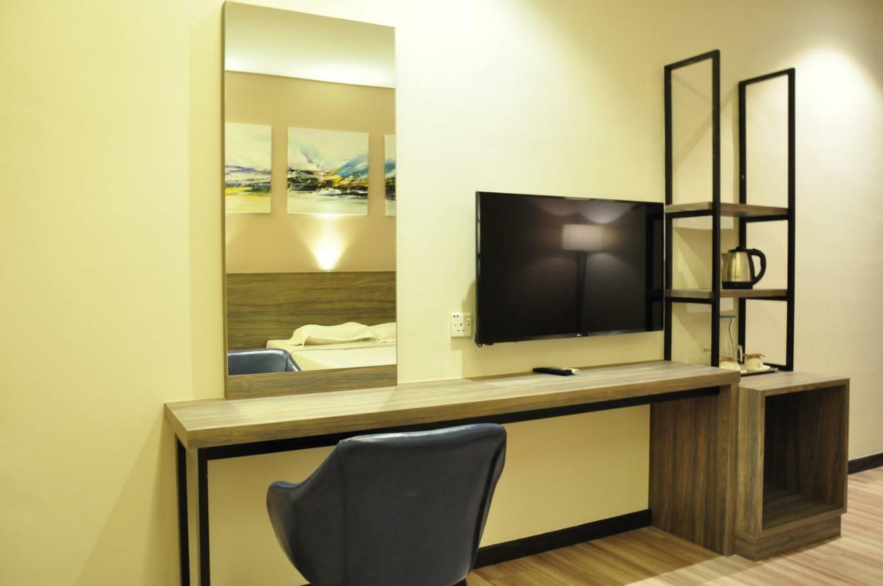 Frazel Inn Hotel Parit Buntar Zewnętrze zdjęcie