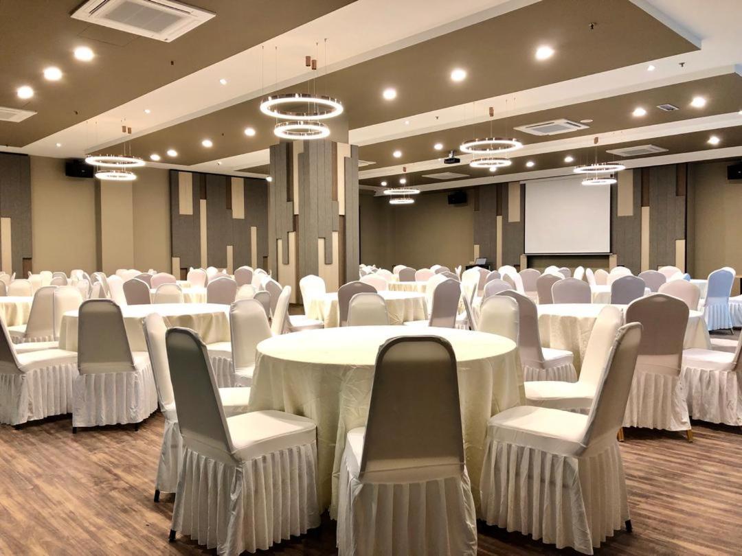 Frazel Inn Hotel Parit Buntar Zewnętrze zdjęcie